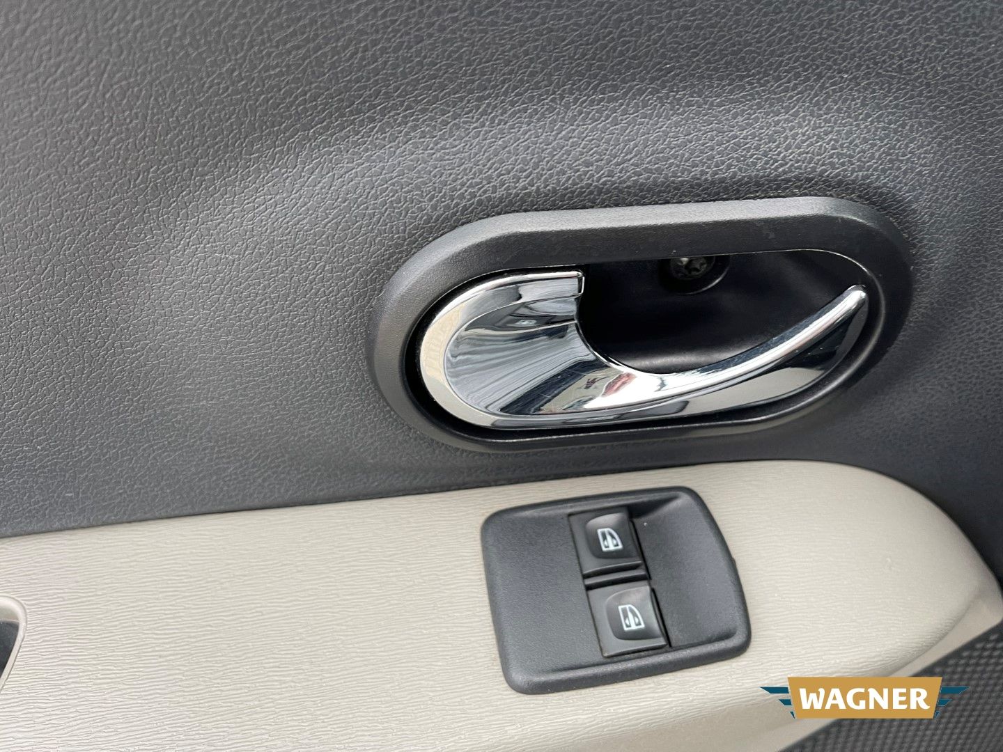 Fahrzeugabbildung Dacia Lodgy Laureate 4x2 1.5 dCi 110 FAP Klimaanlage