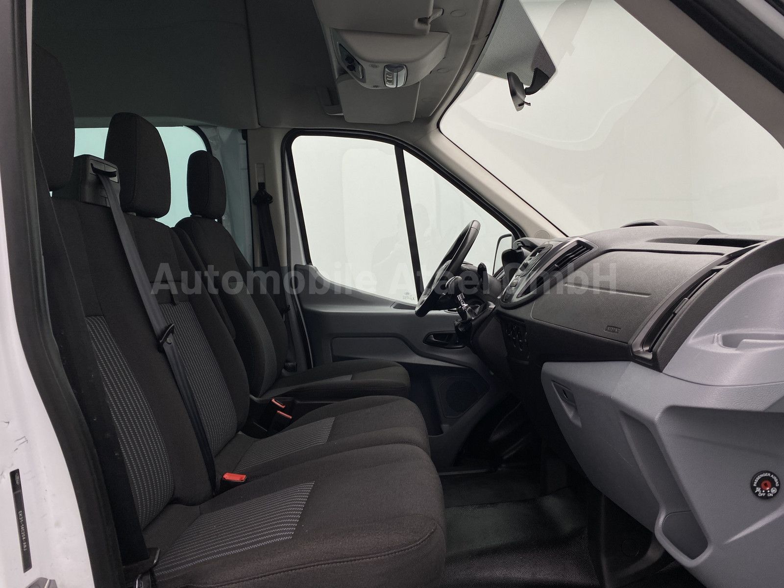 Fahrzeugabbildung Ford Transit 350 *Rollstuhl-Lift* +9-SITZE (4759)