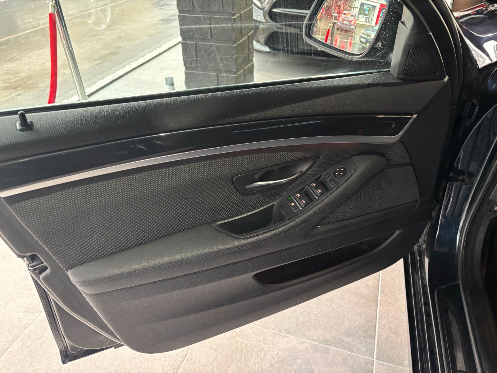 Fahrzeugabbildung BMW 520d xDrive *Automatik*Kamera*SHZ*Navi*Klima