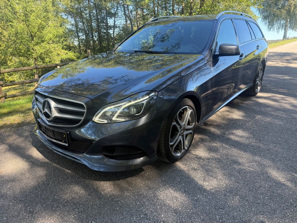 Image of Mercedes-Benz E 220