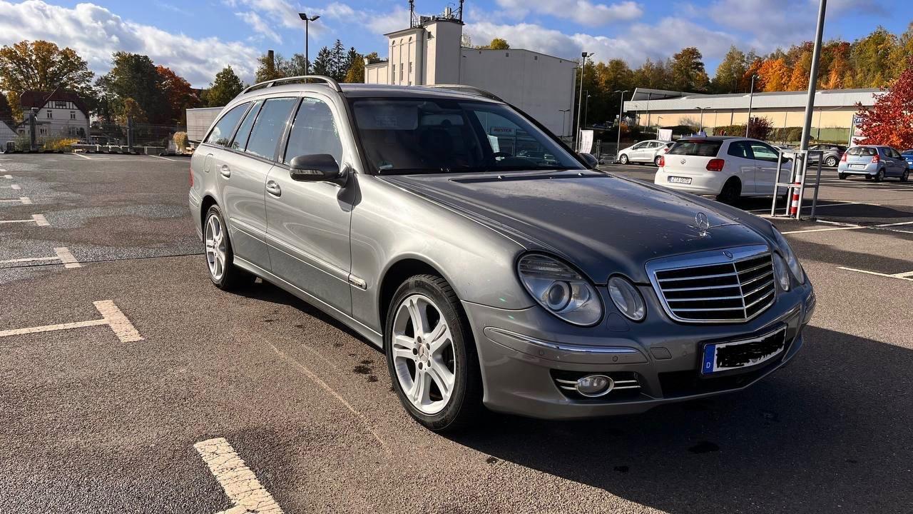 Mercedes-Benz E280 2008 — rear view