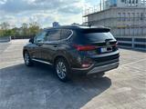 Hyundai Santa Fe 2.4 GDI Benziner - Hyundai SANTA FE mit Benzin-Antrieb: Automatik