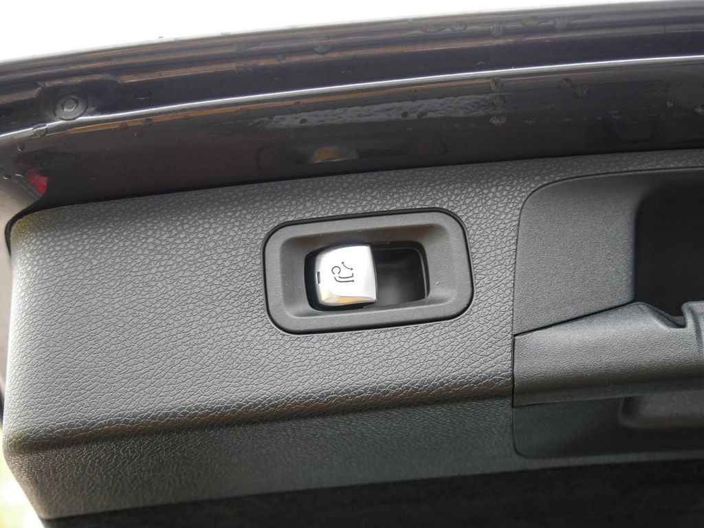 Mercedes-Benz E 400 d 4M T |AMG|NIGHT|STHZ|DISTR|LED|NAVI|PANO