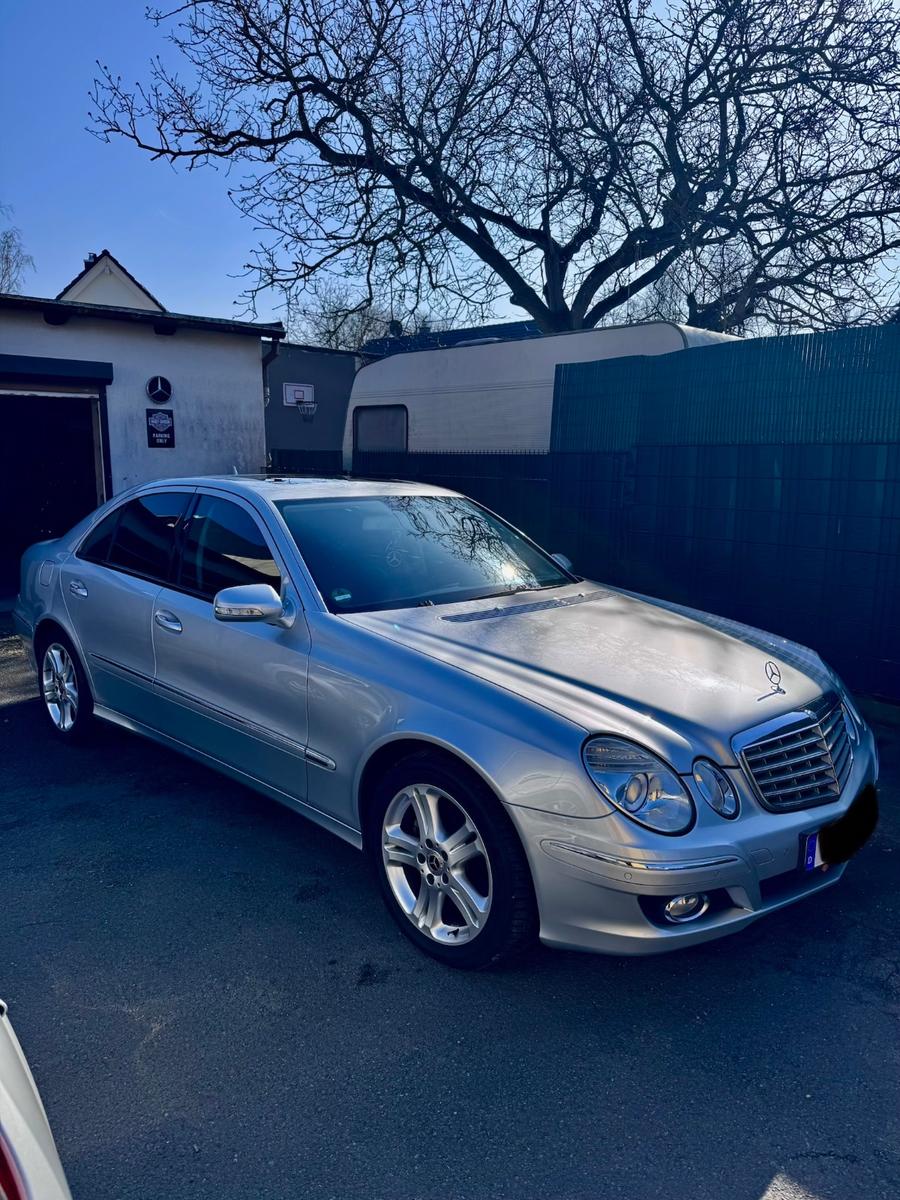 Mercedes-Benz E 220 CDI ELEGANCE 