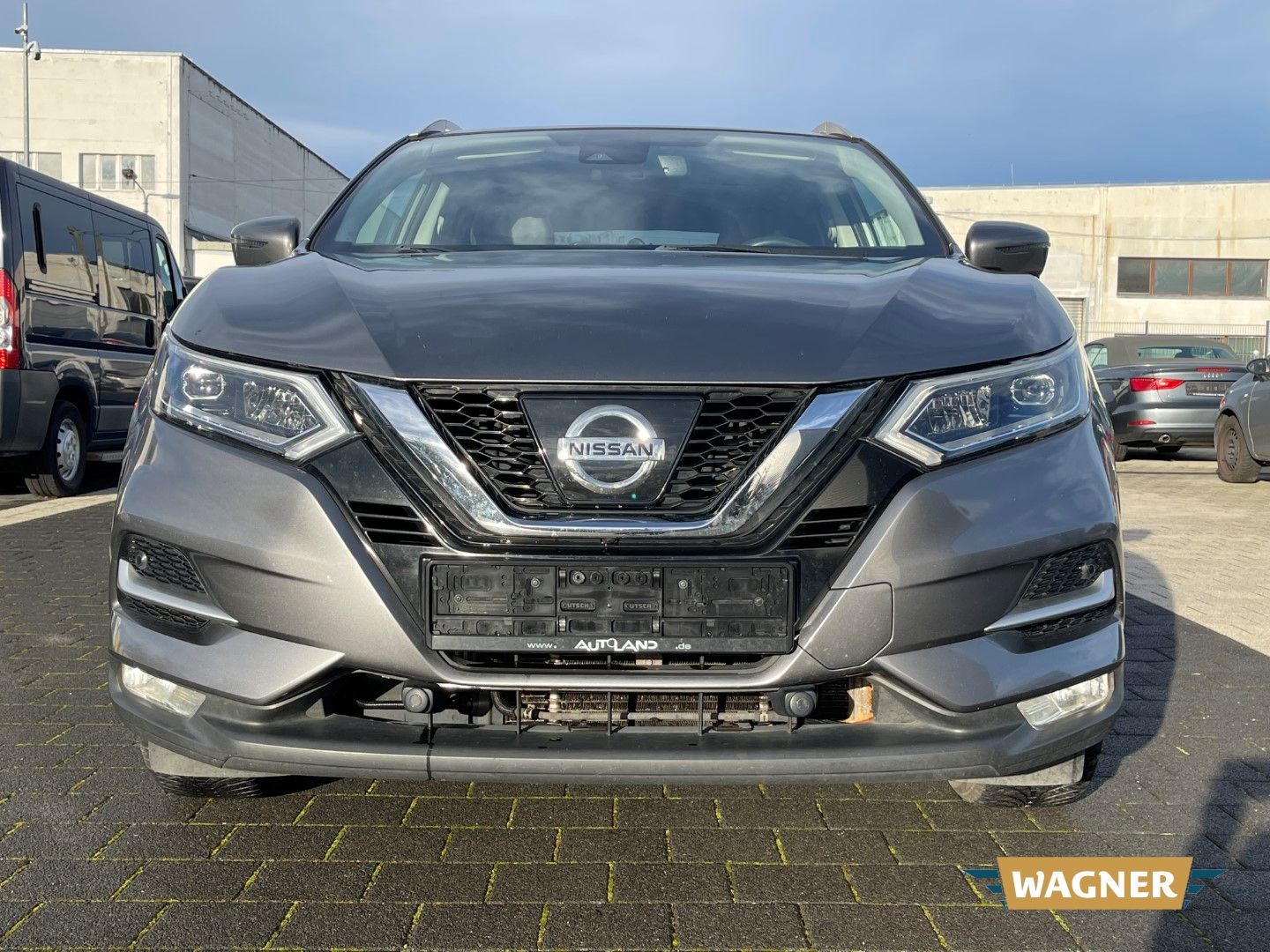 Fahrzeugabbildung Nissan Qashqai N-Connecta Auto springt nicht an