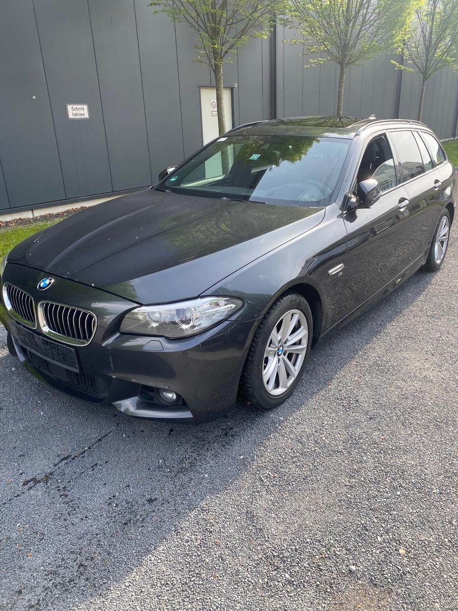 BMW 530D SPORT-AUT/M-PAKET.HEAD-UP.PANORAMA.KAMERA