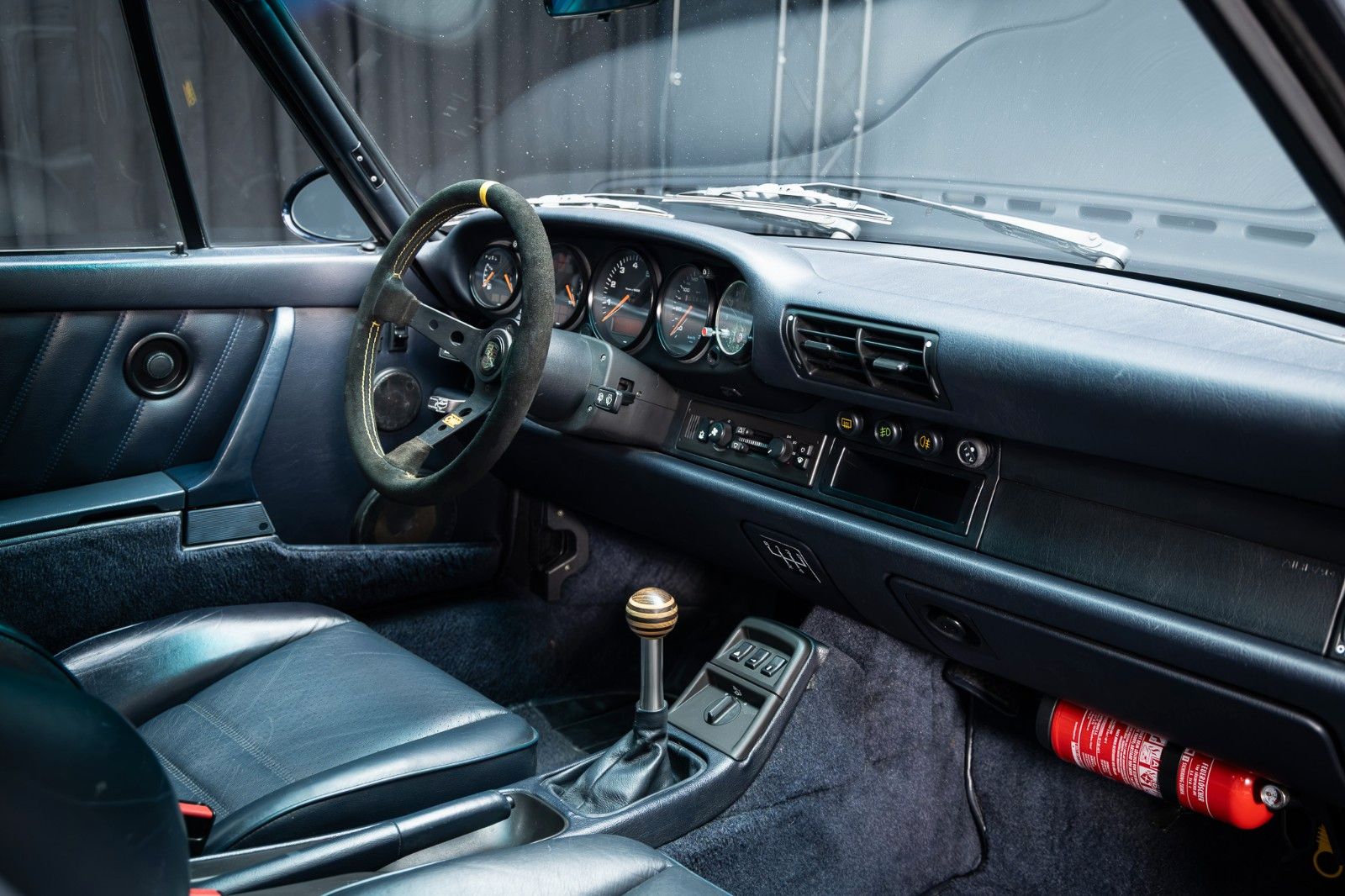 Fahrzeugabbildung Porsche 964 Carrera 2 Coupé + Schalter + H-Kennz.