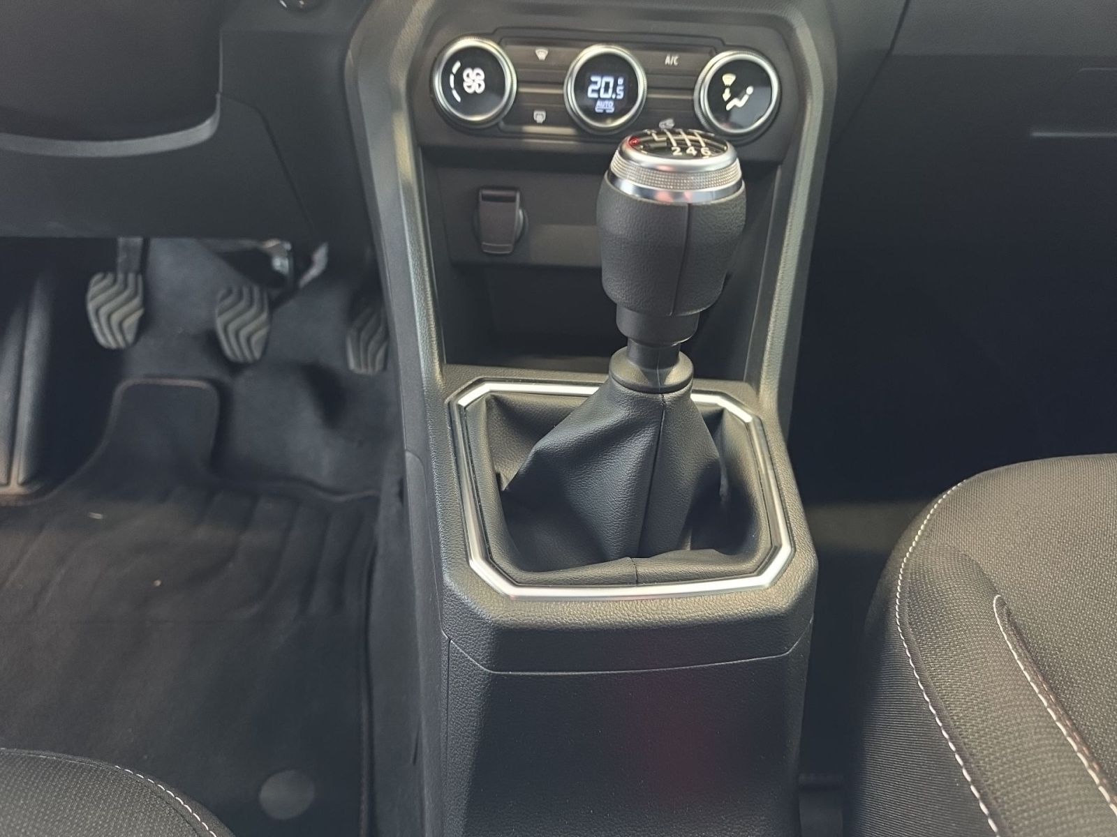 Fahrzeugabbildung Dacia Jogger Extreme+ ECO-G 100 *abn. AHK*All Season*