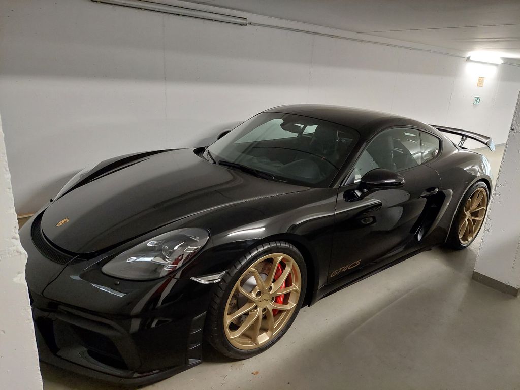 Porsche Cayman GT4 