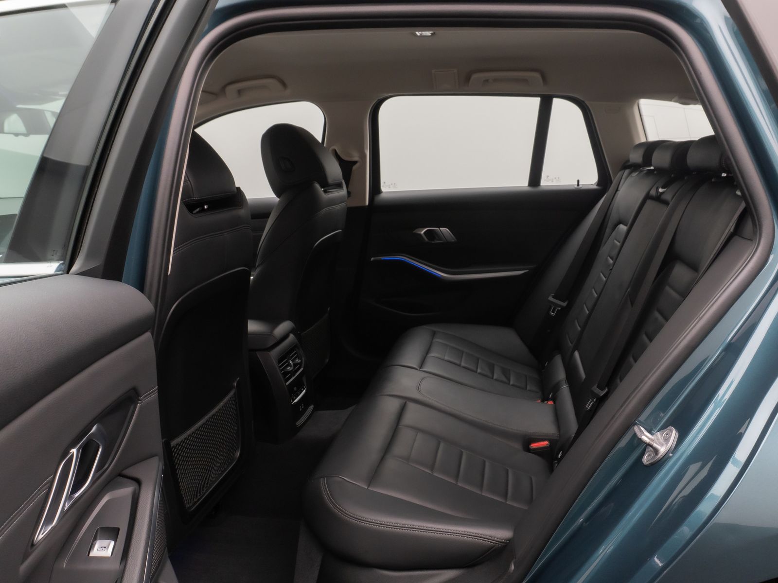 Fahrzeugabbildung BMW 320d Sport Line Kamera Laser HUD DAB HiFi Komfor