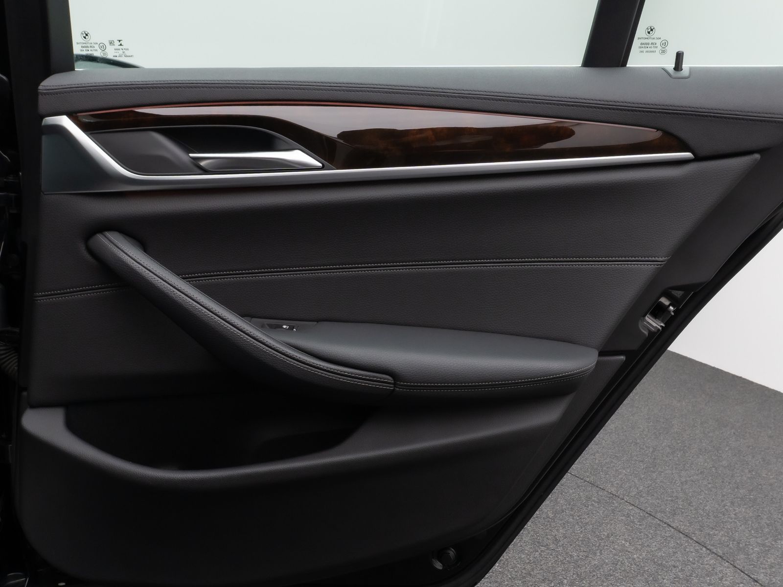 Fahrzeugabbildung BMW 530e iP Luxury Line Kamera HiFi Fernlichtassist