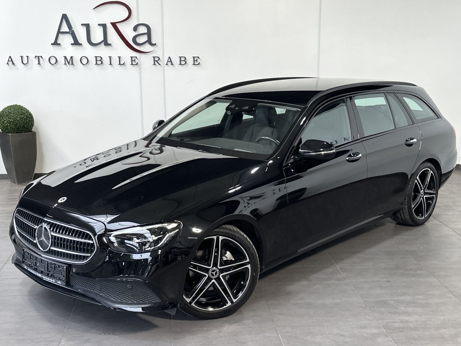Fahrzeugabbildung Mercedes-Benz E 220d T Avantgarde NAV+LED+HUD+WIDE+KAMERA+18ZO
