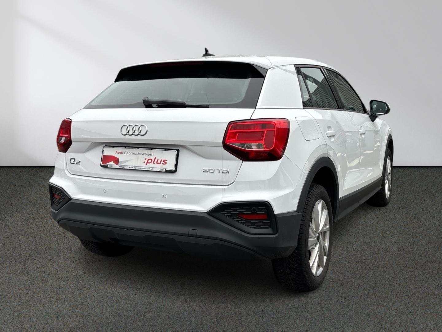 Audi Q2 30 TDI MMI LED Vorbereitung Fahrschulfahrzeug
