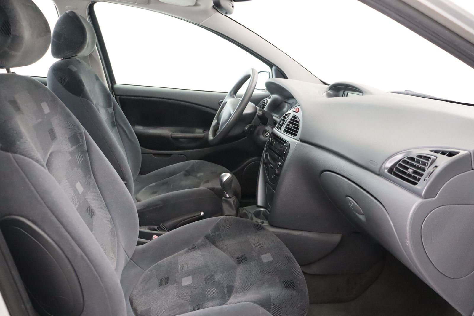 Fahrzeugabbildung Citroën C5 2.0 16V * Klimaautom. * PDC