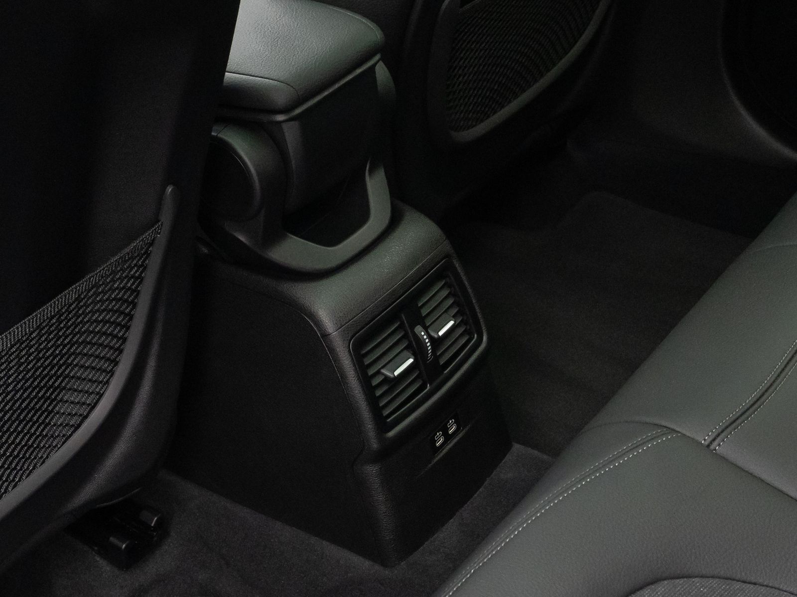 Fahrzeugabbildung BMW X2 xD25e M Sport HUD DAB Kamera Alarm Panorama