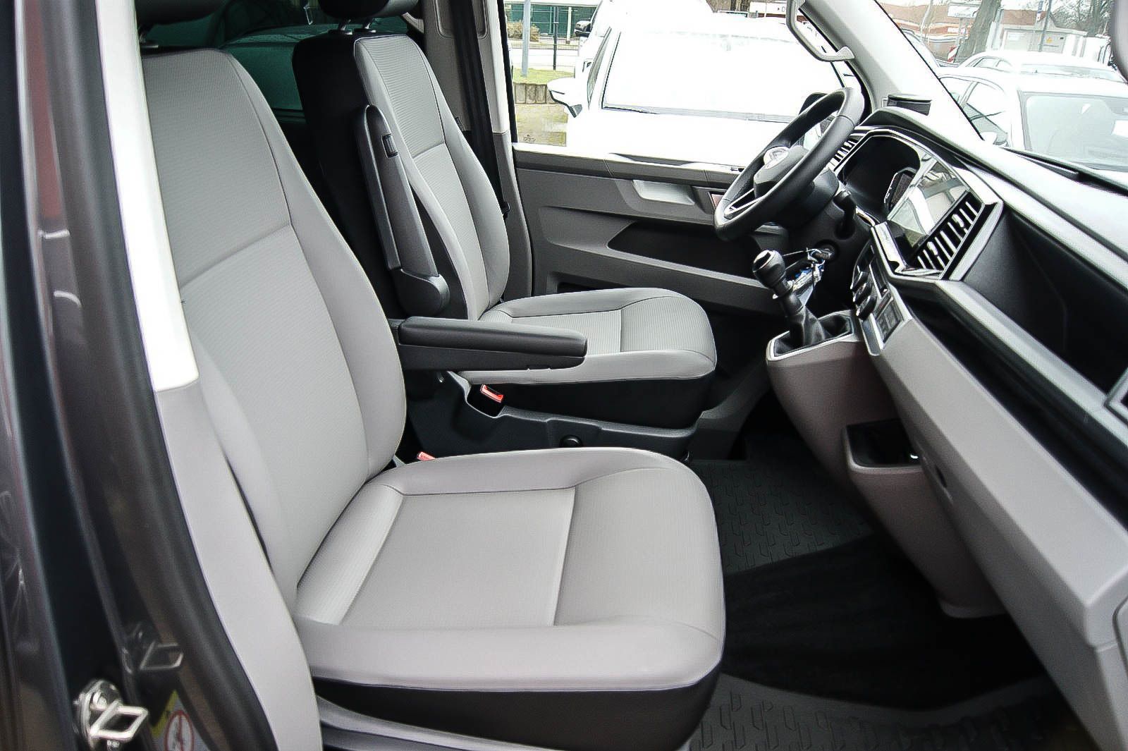 Fahrzeugabbildung Volkswagen T6.1 Caravelle 20TDI NEUWERTIG GARANTIE bis 2028
