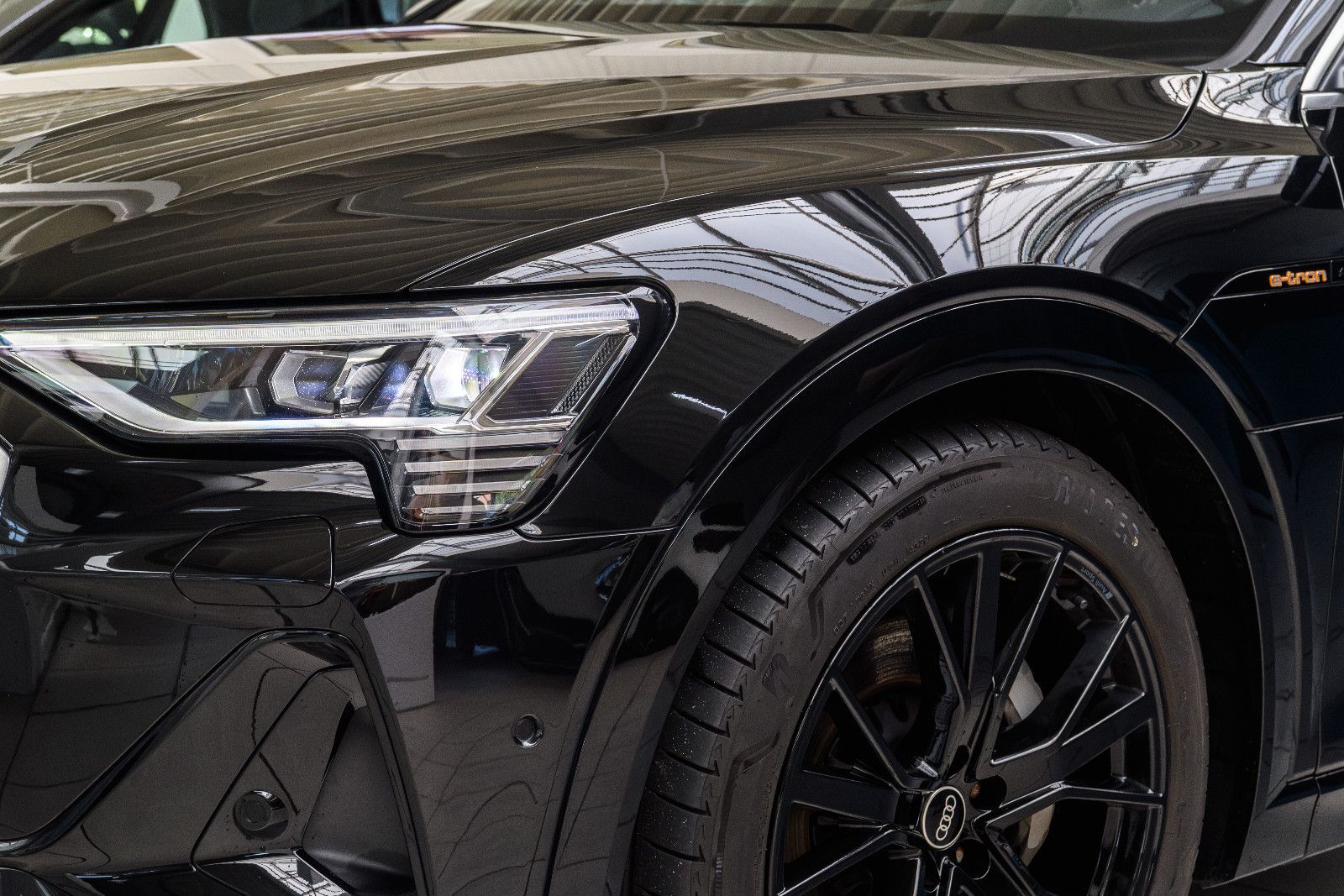 Fahrzeugabbildung Audi e-tron 50 quattro S line NAVI/SZH/LED/RFK