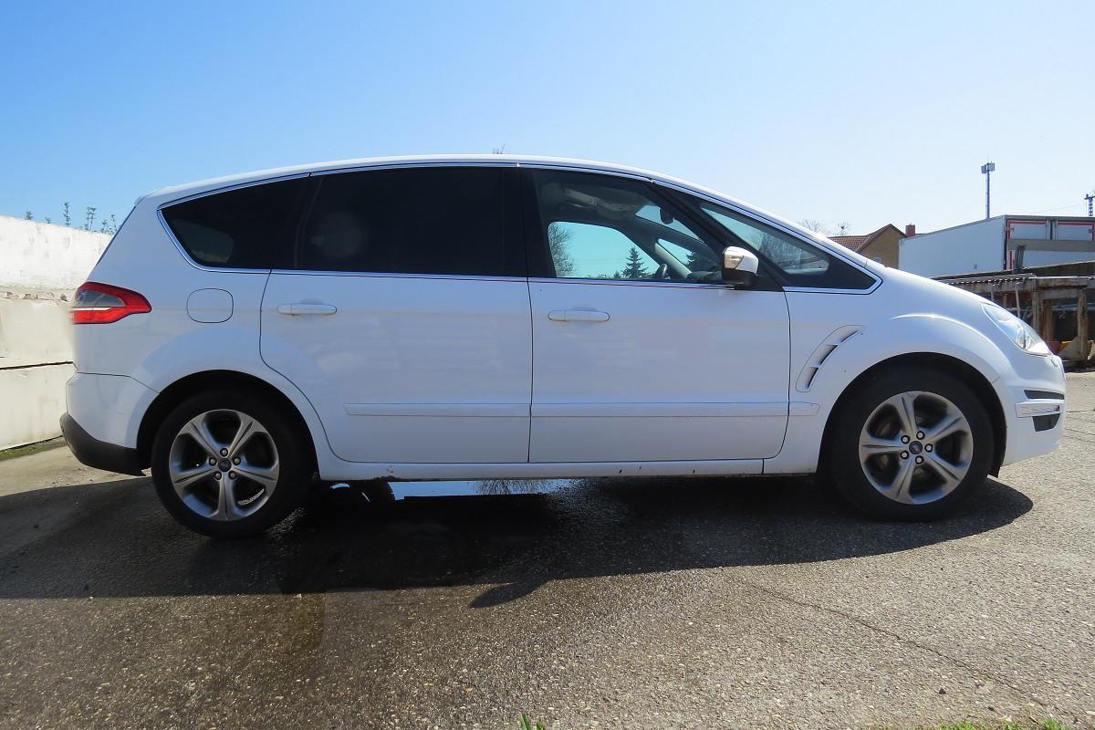 Ford S-MAX 2011 — photo 9