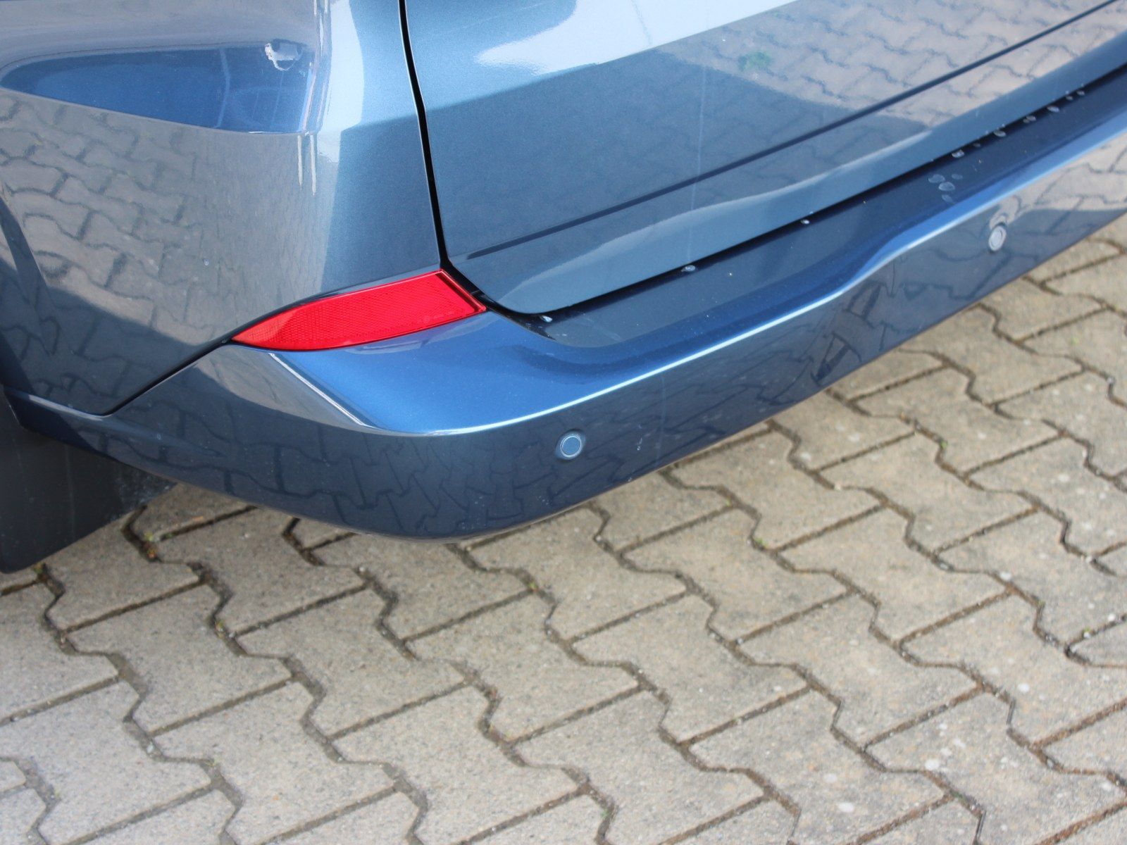Fahrzeugabbildung Ford Tourneo Custom 320 L1 Tourneo Titanium FWD