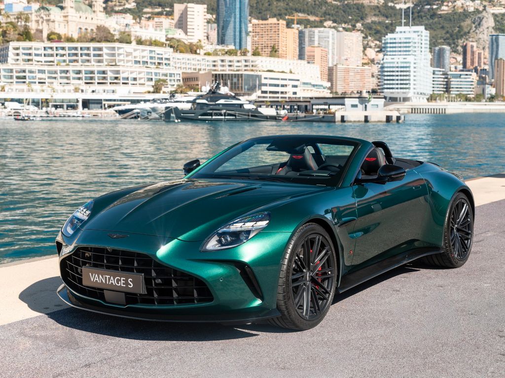 Image of Aston Martin V8 Vantage