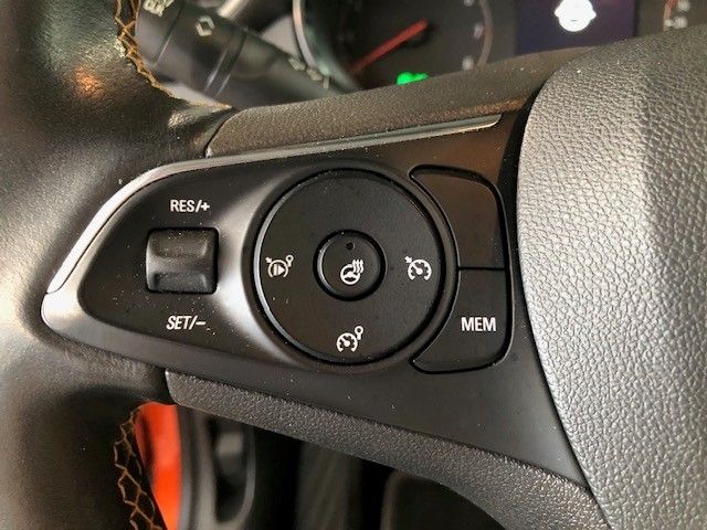 Fahrzeugabbildung Opel Crossland INNOVATION S 1.2 Turbo Navi LED Apple