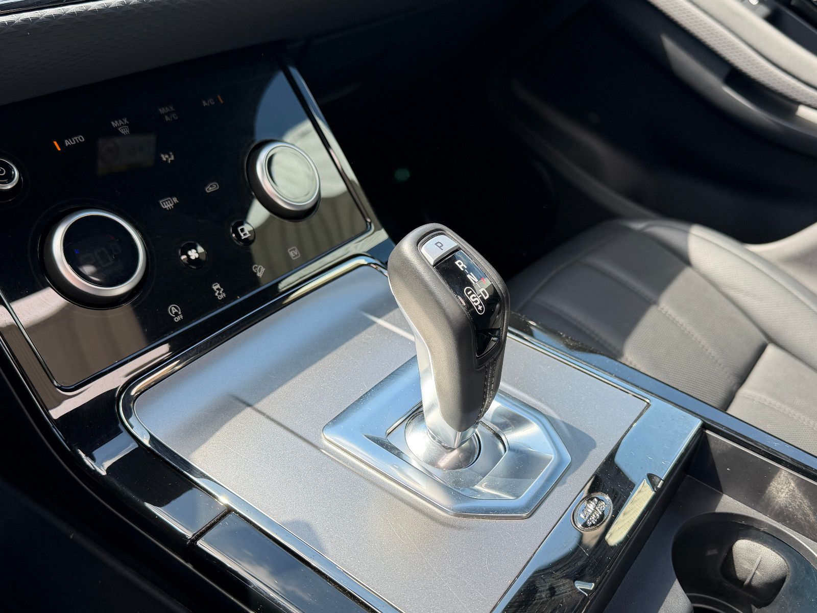 Fahrzeugabbildung Land Rover Range Rover Evoque S Hybrid /R-DYNAMIC/PANO/KAM