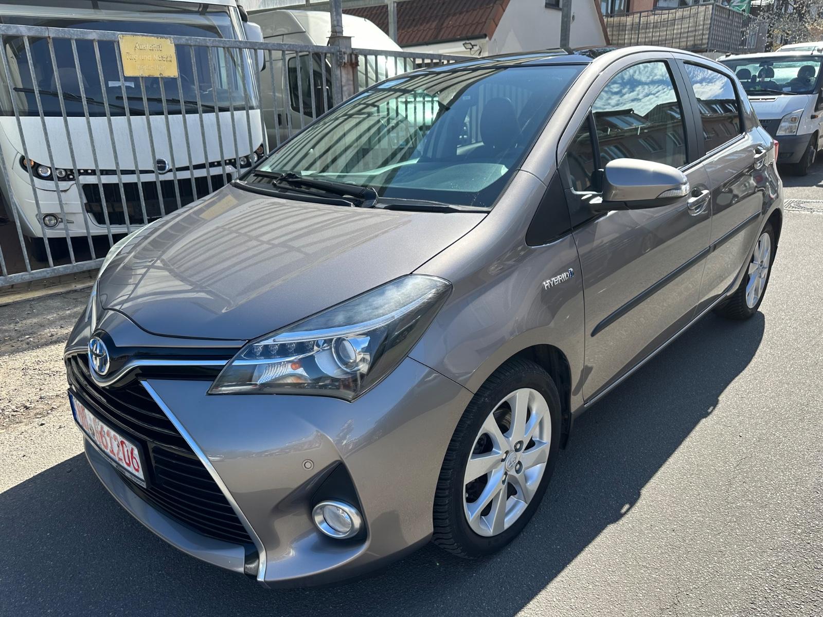 Toyota Yaris Club Hybrid/EU6/LEDER/HU&AU NEU/Allwetter
