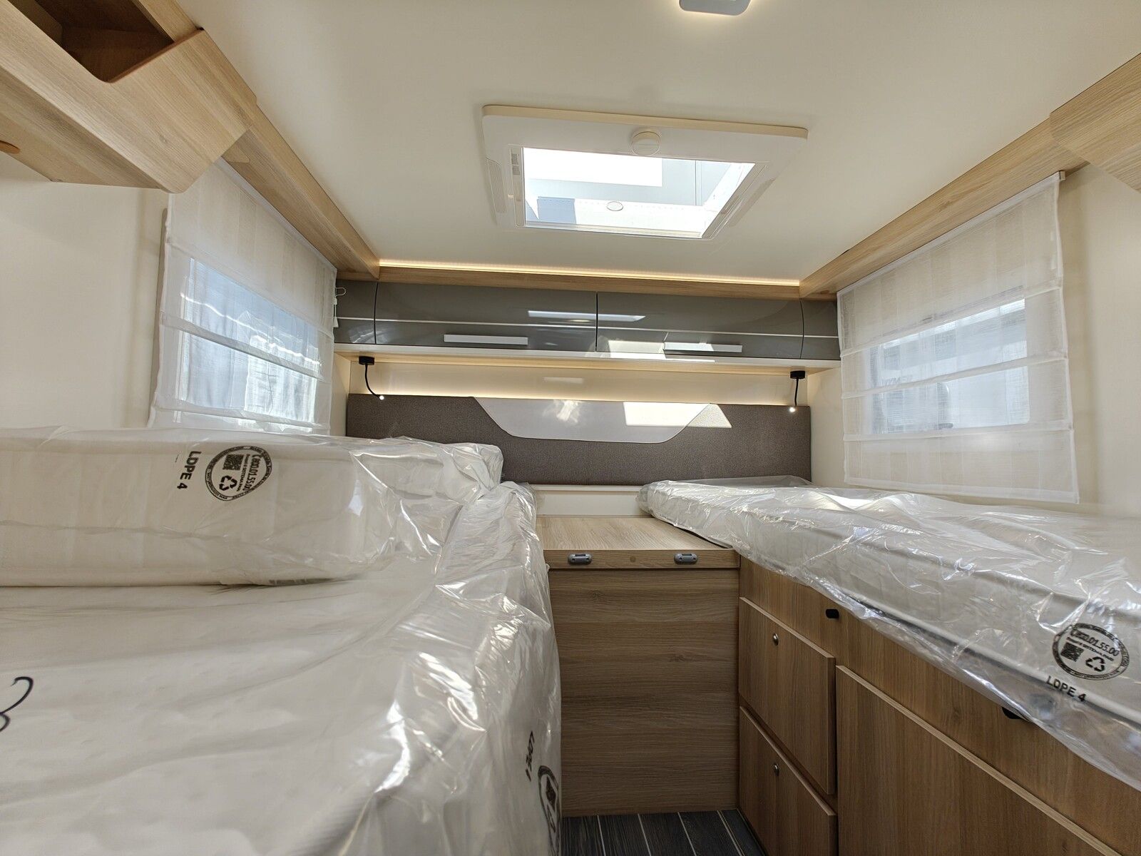 Fahrzeugabbildung NobelART T 7000