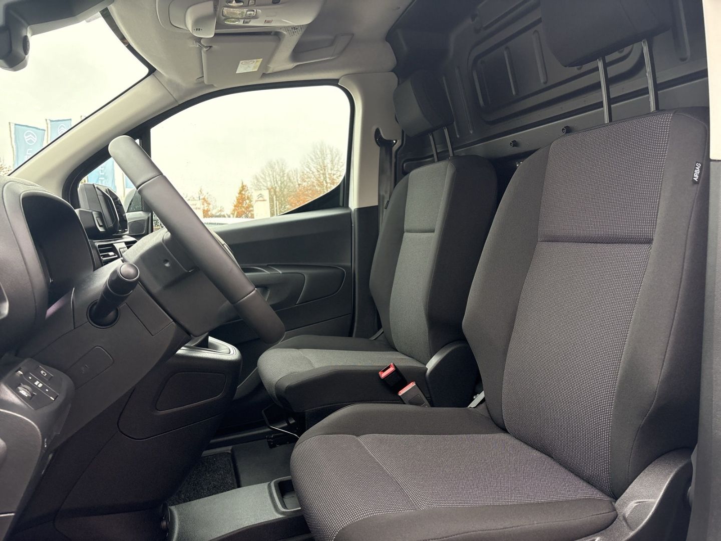 Fahrzeugabbildung Citroën Berlingo KW L2 1.5 BlueHDI 130 S&S SHZ LED DAB