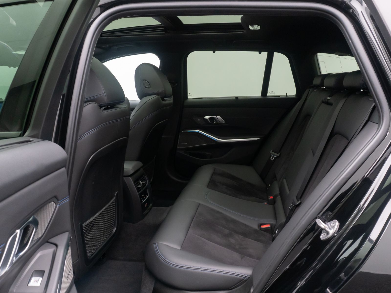Fahrzeugabbildung BMW M340d xD H/K Kamera DAB HUD Panorama AHK 19Zoll
