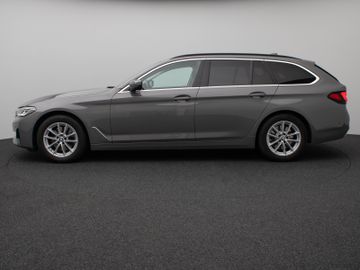 Fahrzeugabbildung BMW 520d Kamera HUD DAB Lenkrhzg Massage AHK Alarm