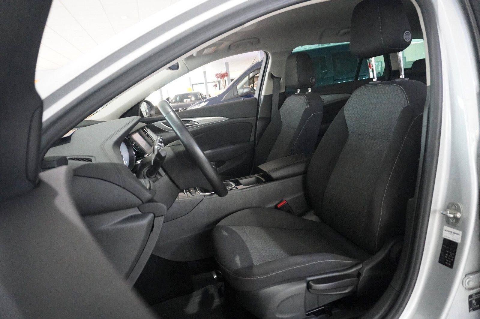 Fahrzeugabbildung Opel Insignia B ST 2.0D EDITION NAVI/LED/TEMP./SH/DAB