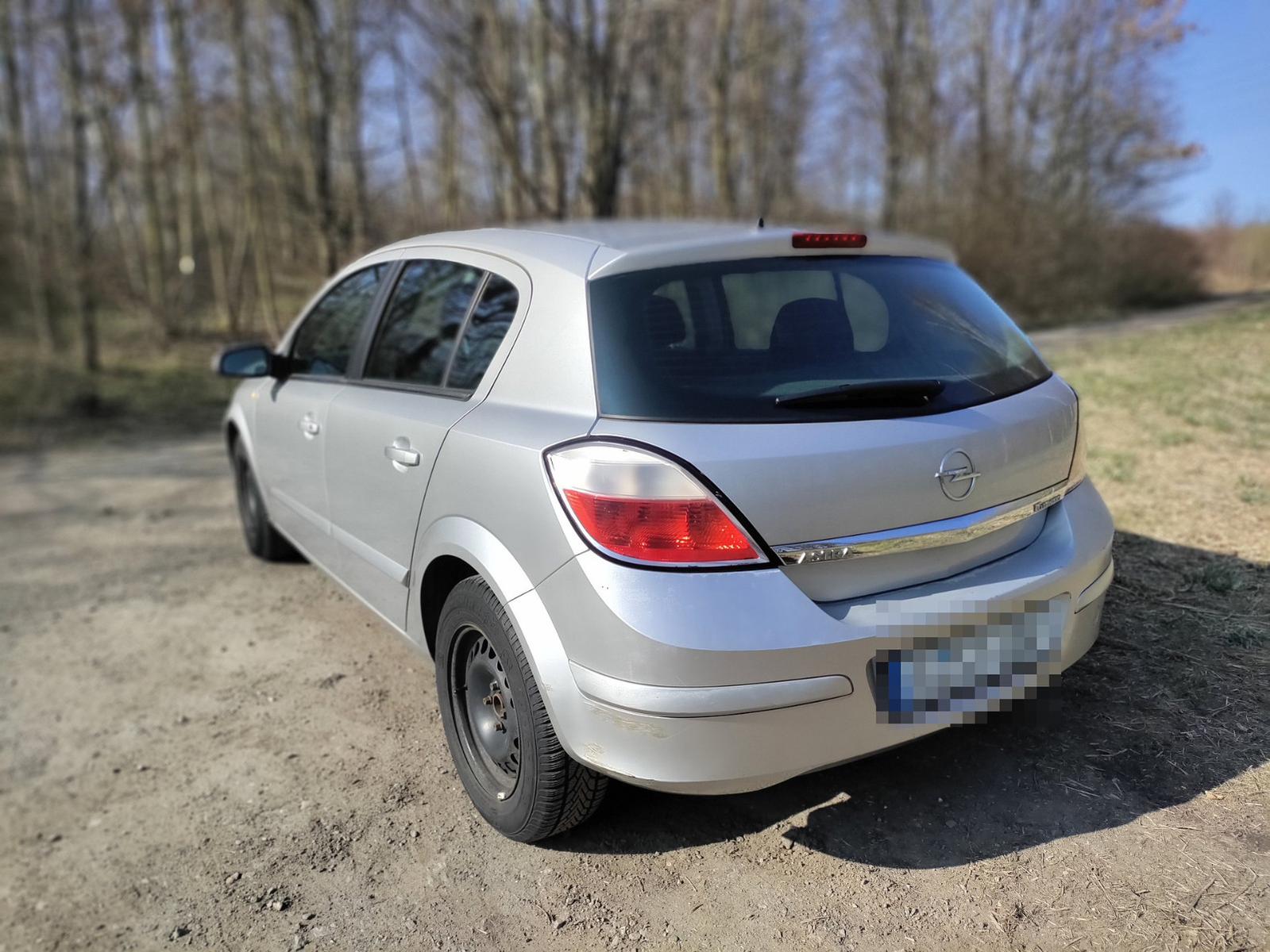 Opel Astra 2004 — engine 1.598 cm³, 105 HP (77kW)