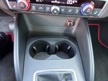 Audi A3 1.2 TFSI Attraction °AHK°SHZ°AAC°Allwetter°