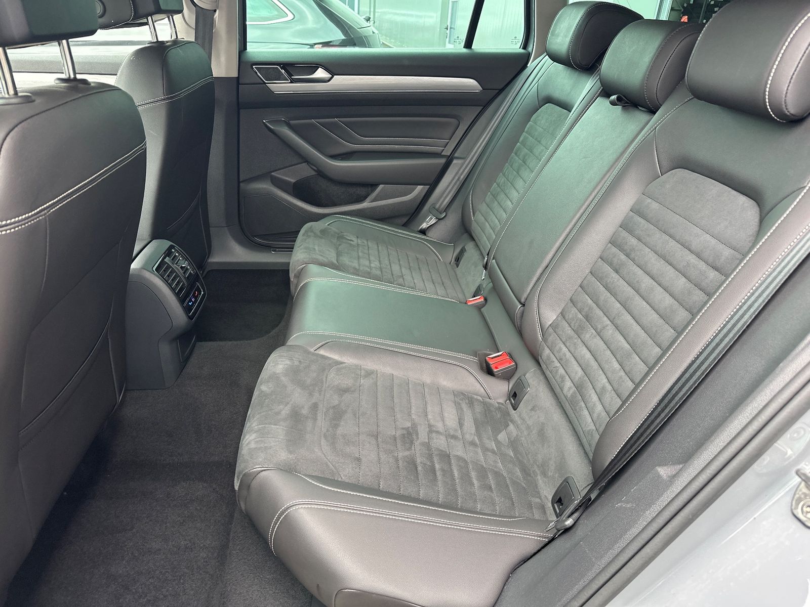 Fahrzeugabbildung Volkswagen Passat Variant GTE NAV+IQ-LIGHT+ACC+KAMERA+AHK
