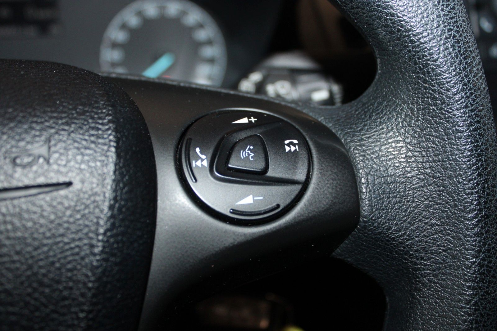 Fahrzeugabbildung Ford Transit Connect Kasten 3-Sitzer + Dachträger uvm