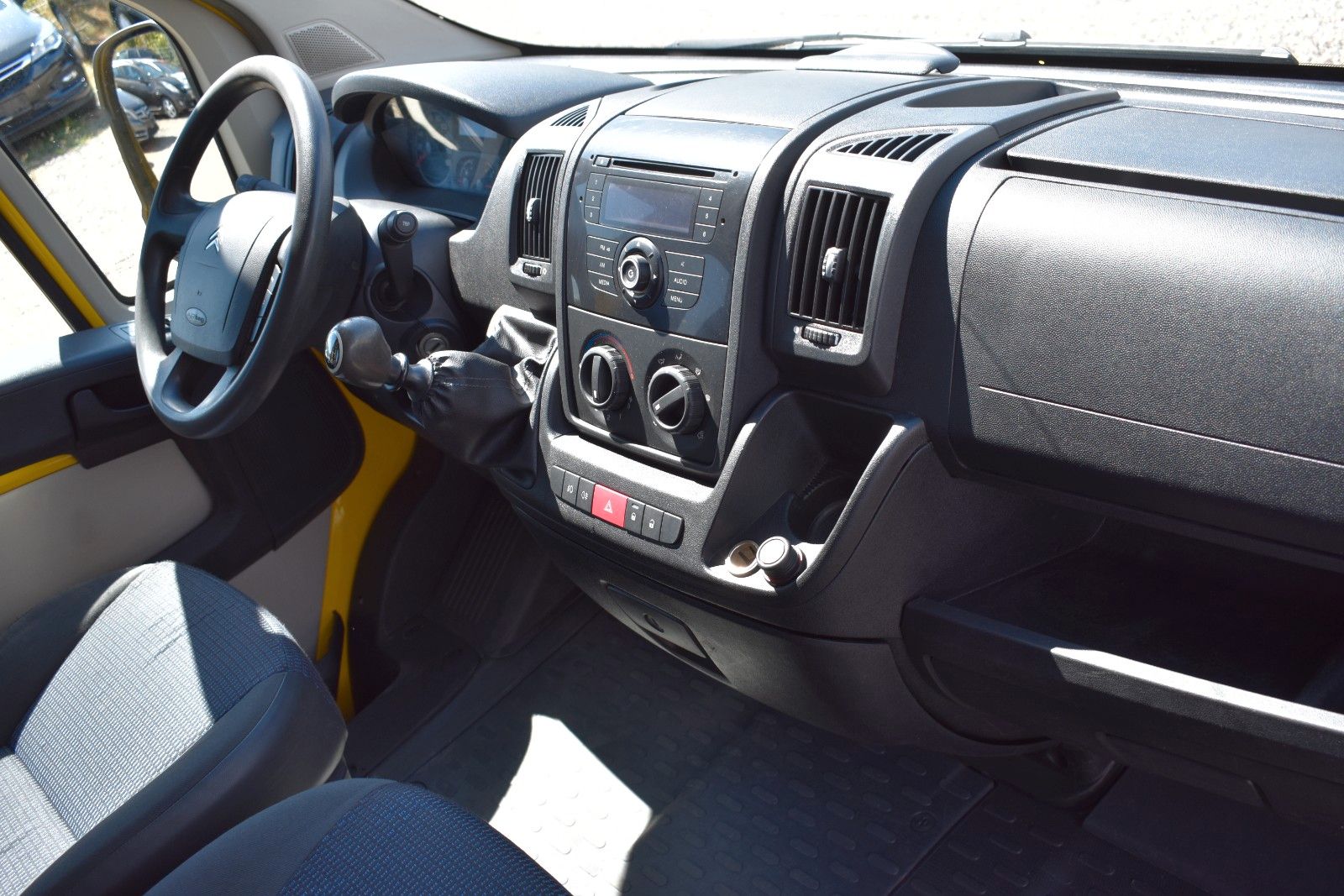 Fahrzeugabbildung Citroën Jumper Cabine Approfondie 7Sitz/Schiebetür