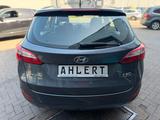 Hyundai i30 blue 1.6 CRDi 81kW Classic - Hyundai i30 Classic mit Diesel-Antrieb