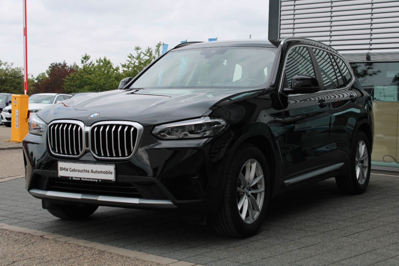 BMW X3 xDrive20d Navi LED Sportsitze Kamera DAB SH foto 2