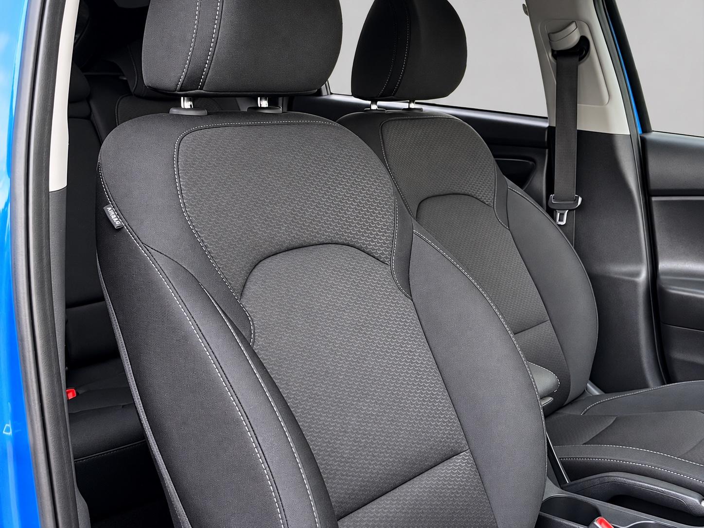 Hyundai i30 1,4 AUTOM. NAVI SITZHEIZ.SCHECKHEFT GARANTIE