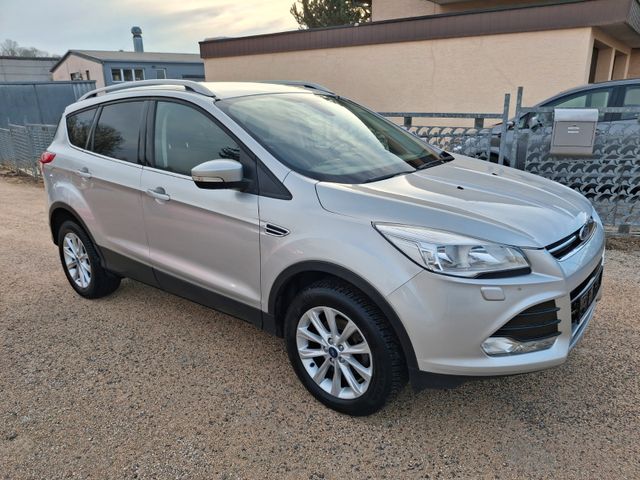 Ford Kuga 1.5 Titanium, NAVI, Kamera,AHK,Sitzheizung.