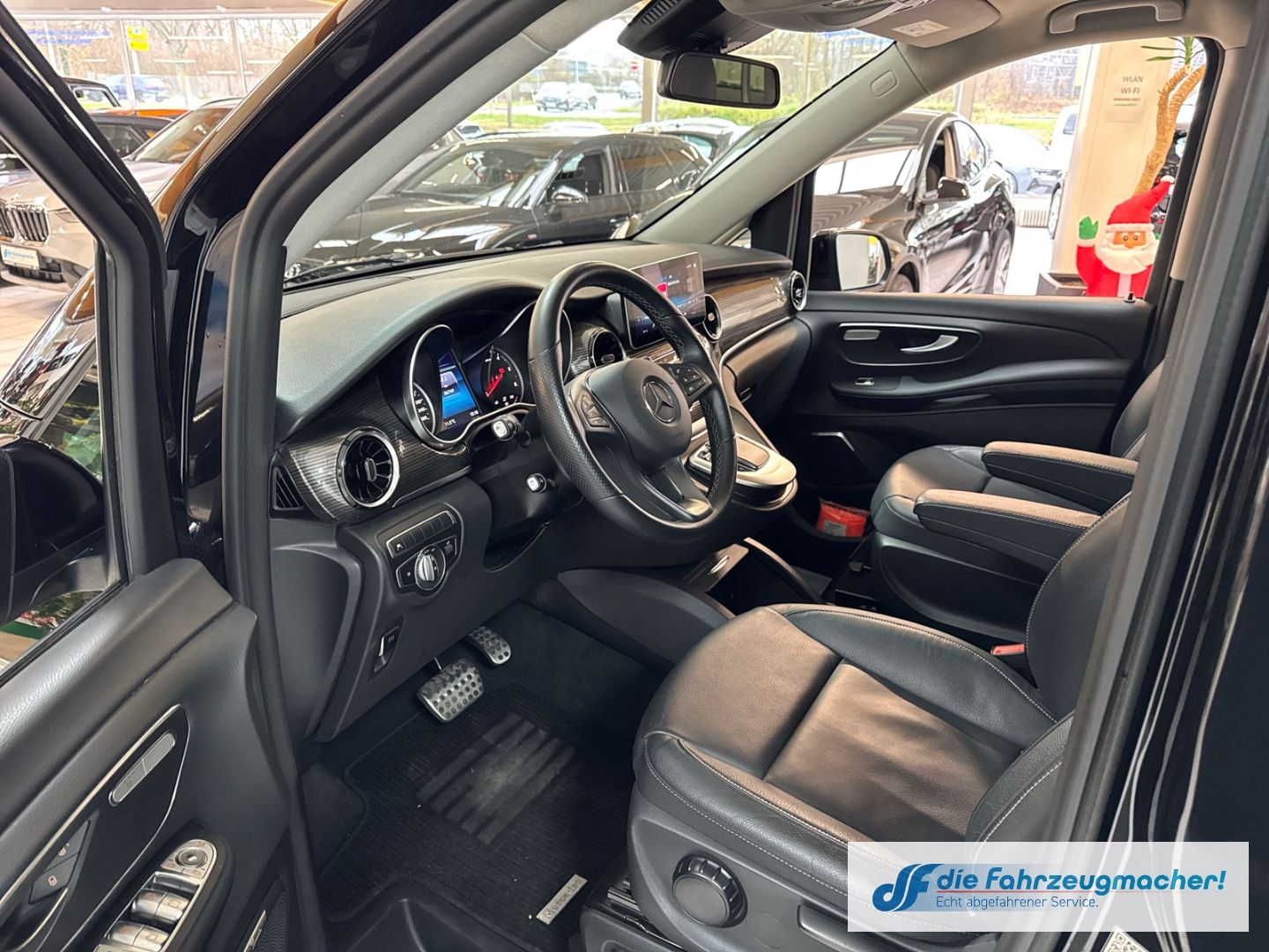 Fahrzeugabbildung Mercedes-Benz V 300 d EDITION extralang Sportpaket AHK-abnehmb