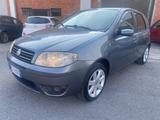 Fiat Punto 1.2i cat 5 porte ELX - Fiat Punto ELX mit Benzin-Antrieb