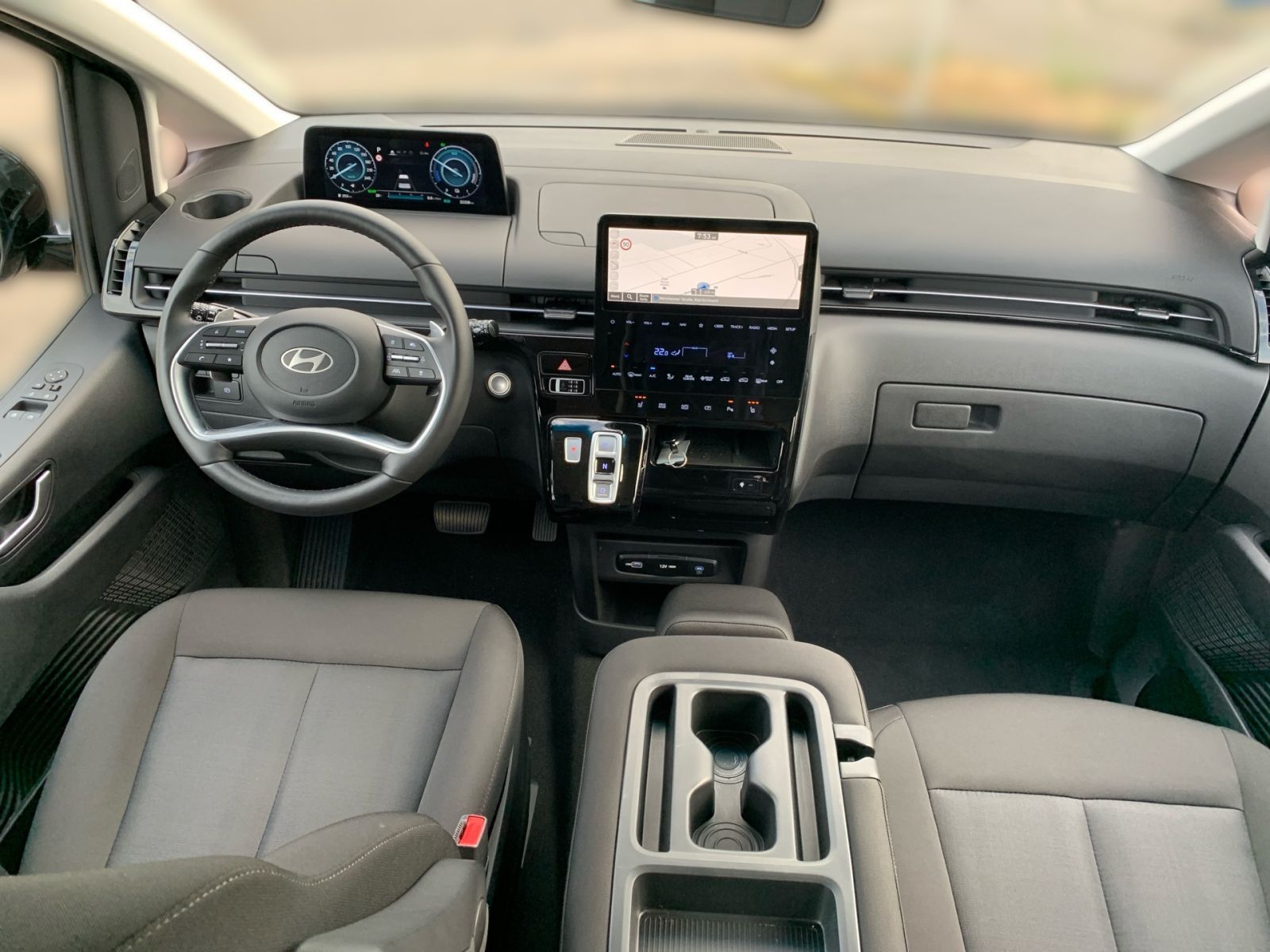 Fahrzeugabbildung Hyundai STARIA 1.6 T-GDI Hybrid Trend 9-Sitzer Navi Allw