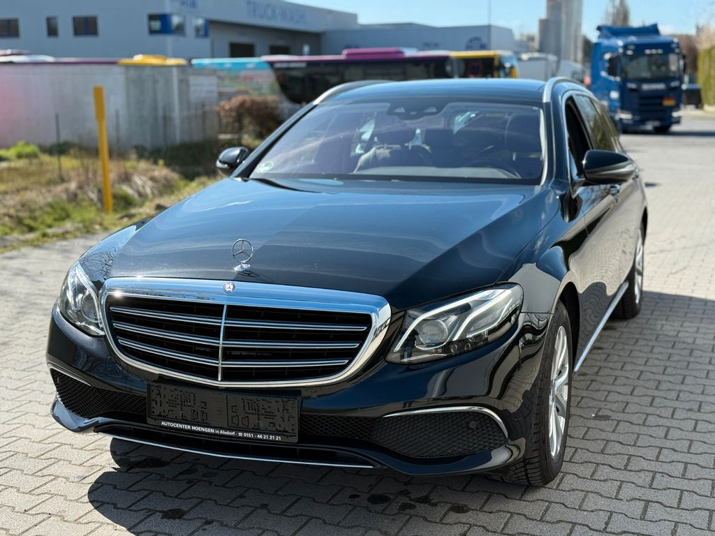 Image of Mercedes-Benz E 200