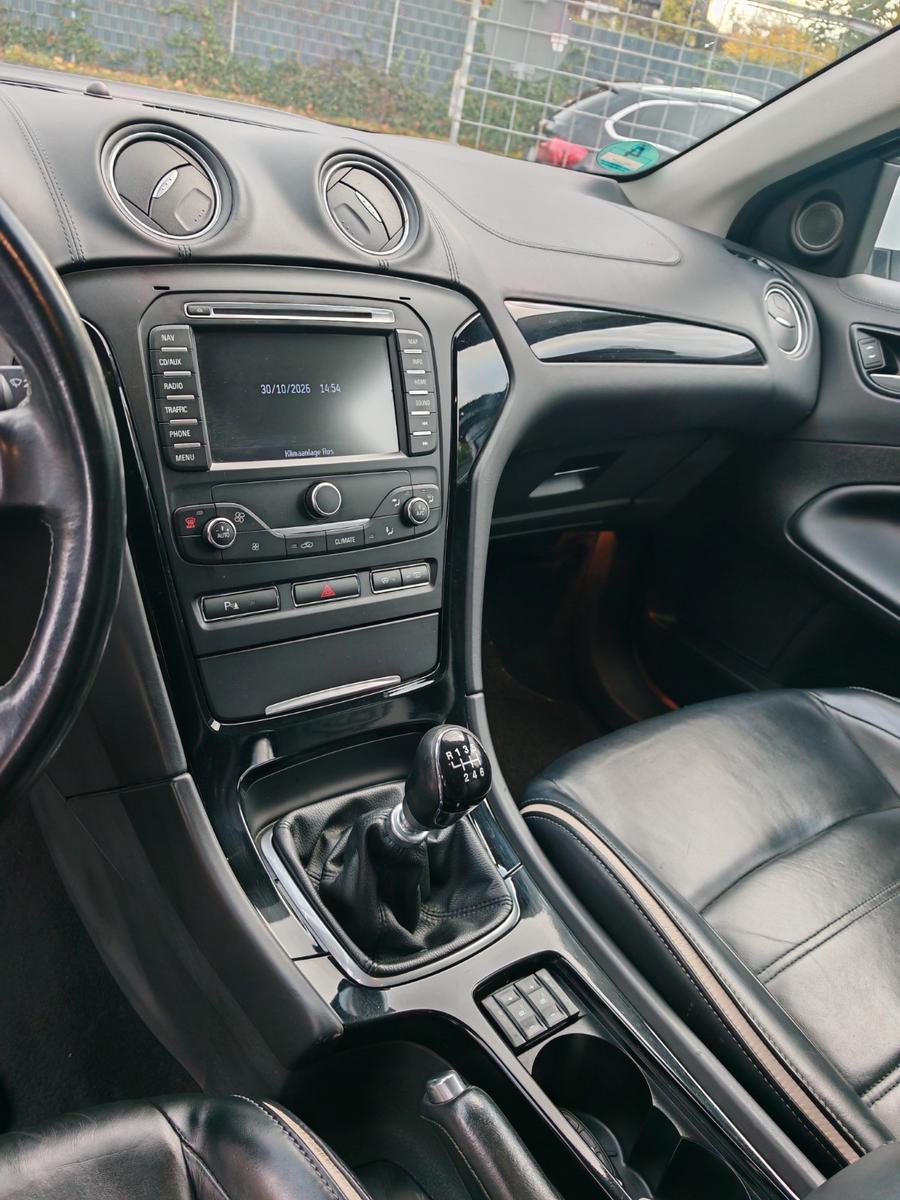 Ford Mondeo 2014 — photo 16
