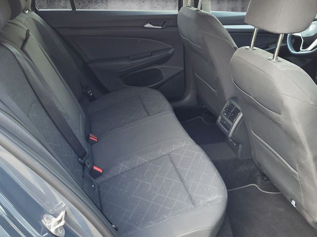 Golf VIII Variant 2.0TDI Aut. Kamera AHK Navi