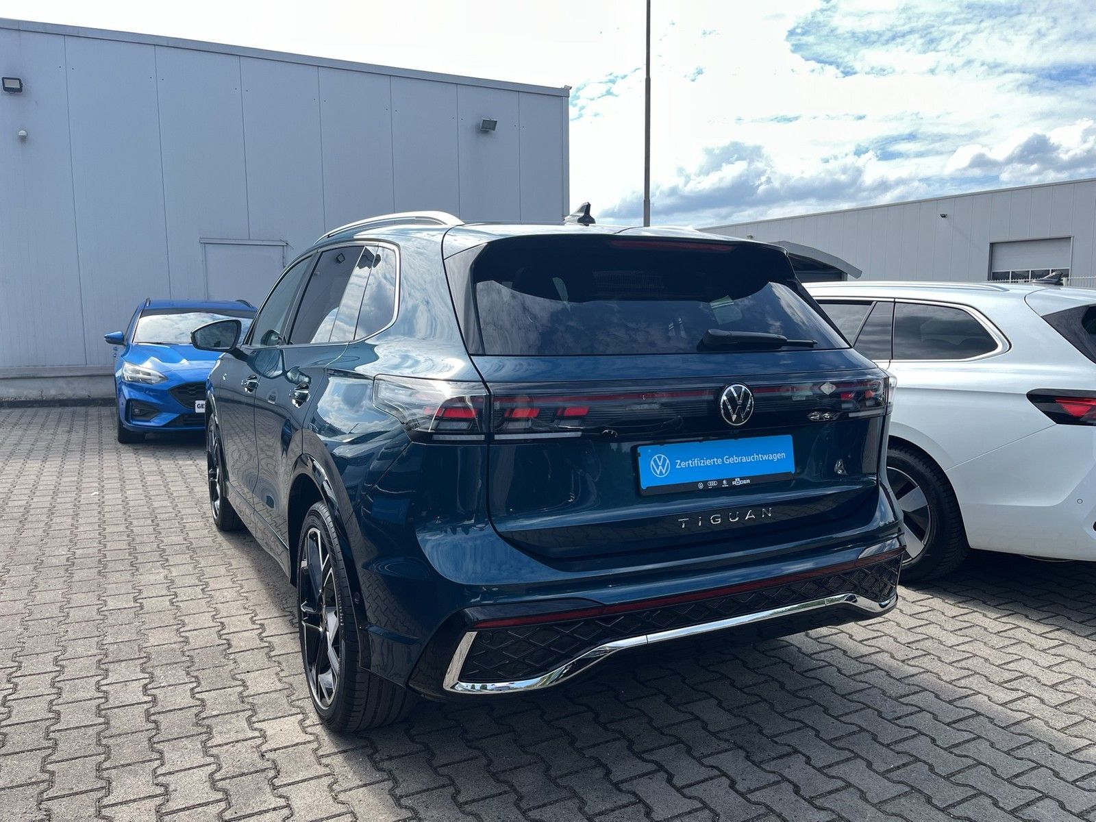 Volkswagen Tiguan III 2.0 TDI R-Line Navi Pano 360 AHK LM20 foto 2