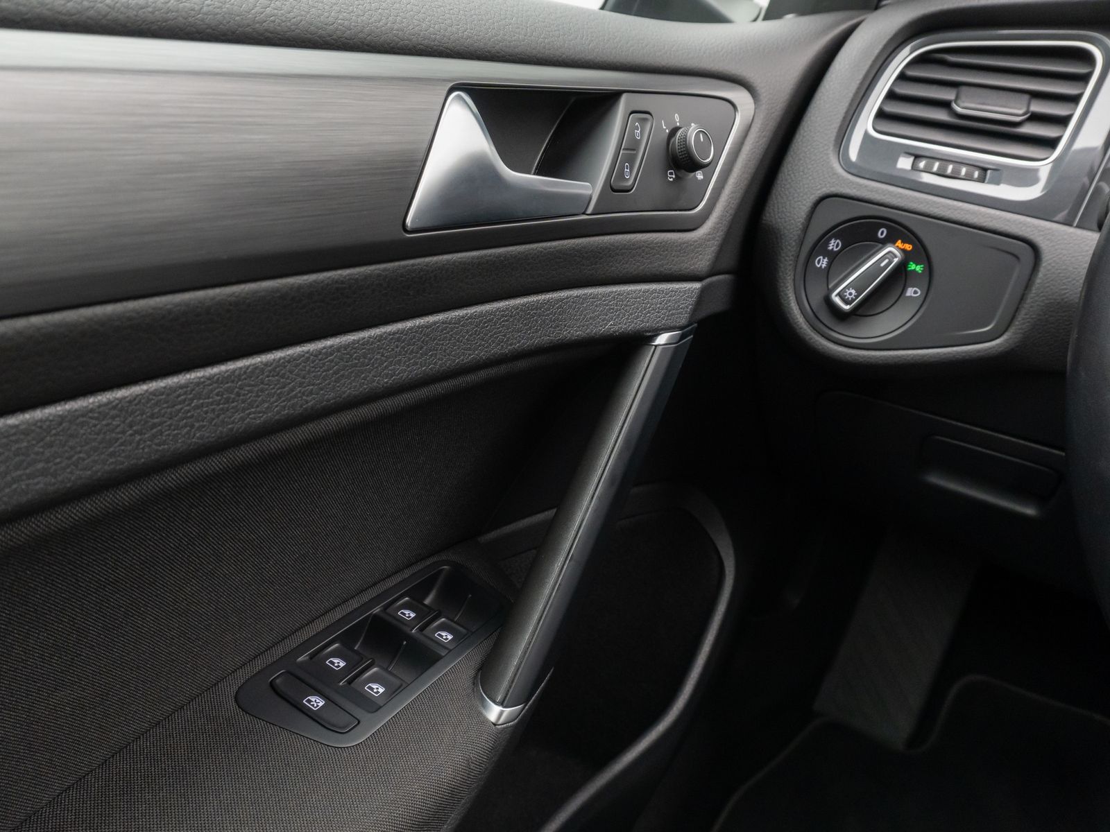 Fahrzeugabbildung Volkswagen Golf VII Variant Comfortline BMT/Start-Stopp PDC