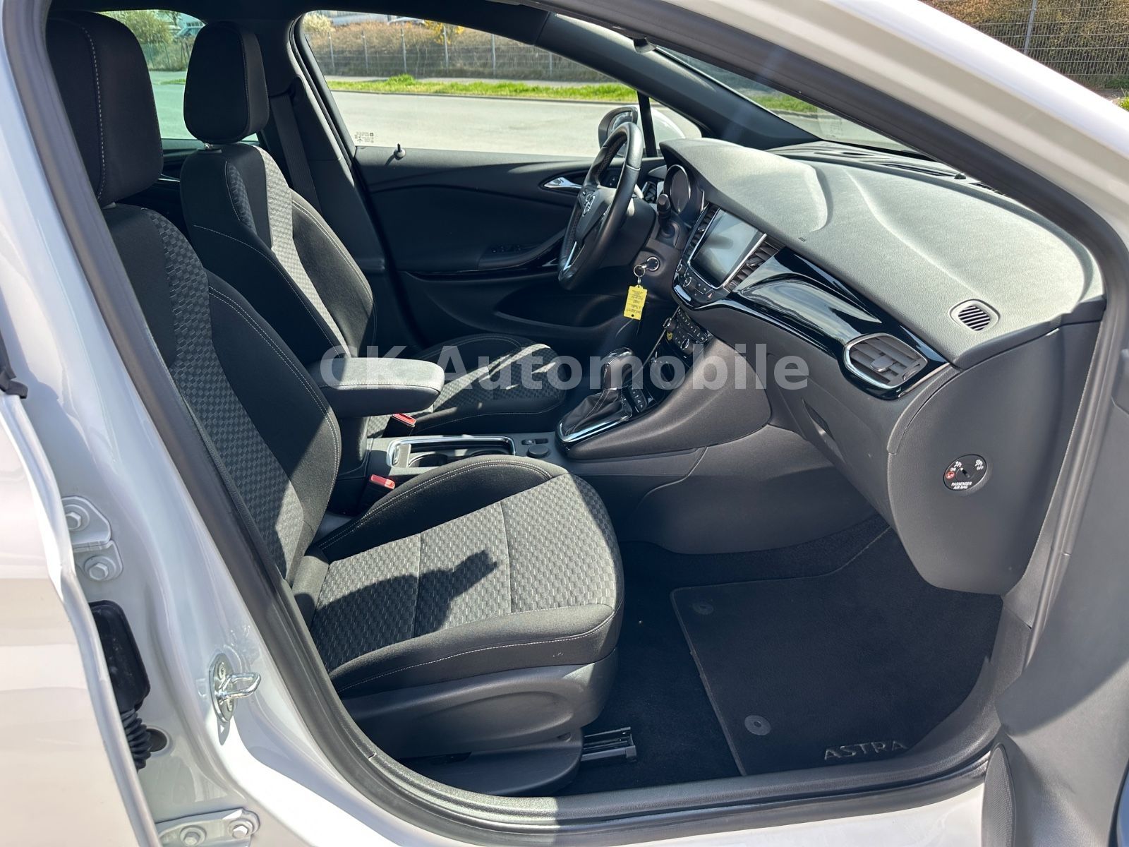 Fahrzeugabbildung Opel Astra K 1.6 Turbo Dynamic Autom./Navi/LED/ACC